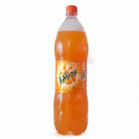 نوشابه خانواده میراندا با لیوان
